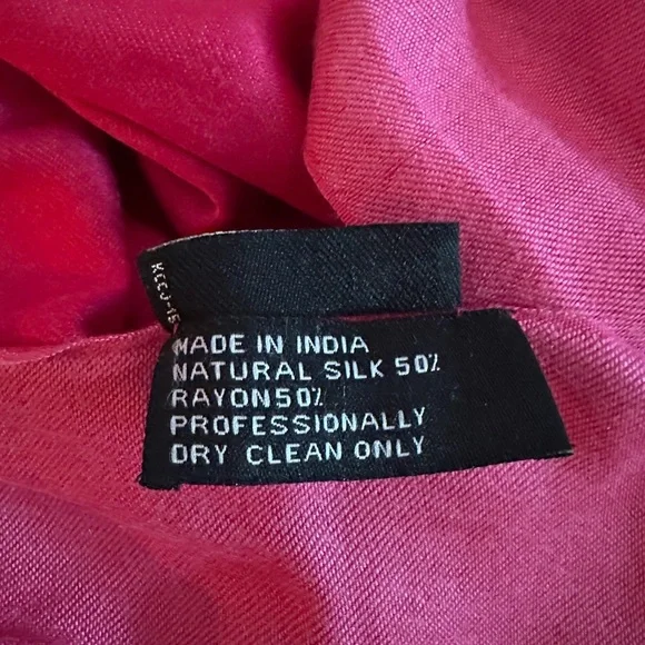 Lot - Kenneth Cole Vibrant Pink Scarf and Lucky Brand Straw Fedora - Picture 10 of 10